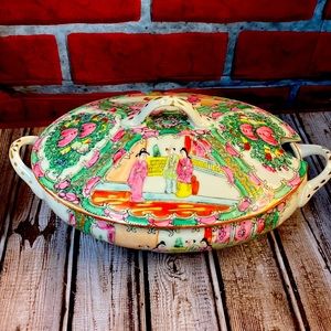 Antique 1900’s hand painted Chinese family soup pot w/lid & handles Hong Kong